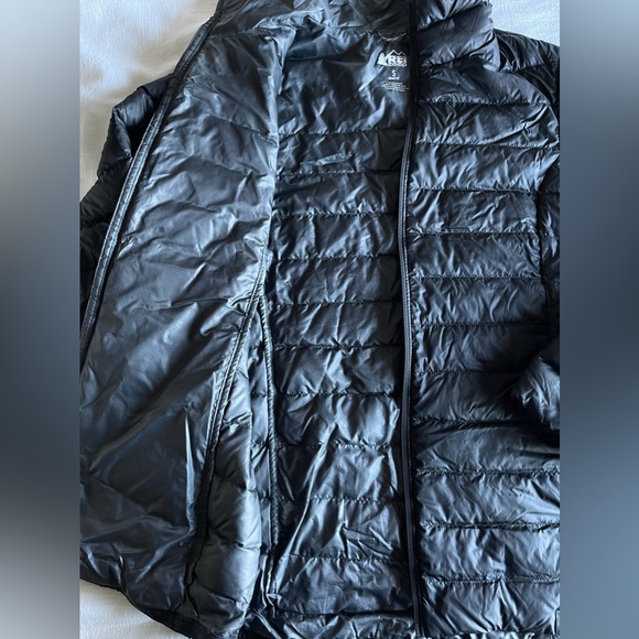 Women’s REI light packable puffer - Picture 5 of 5